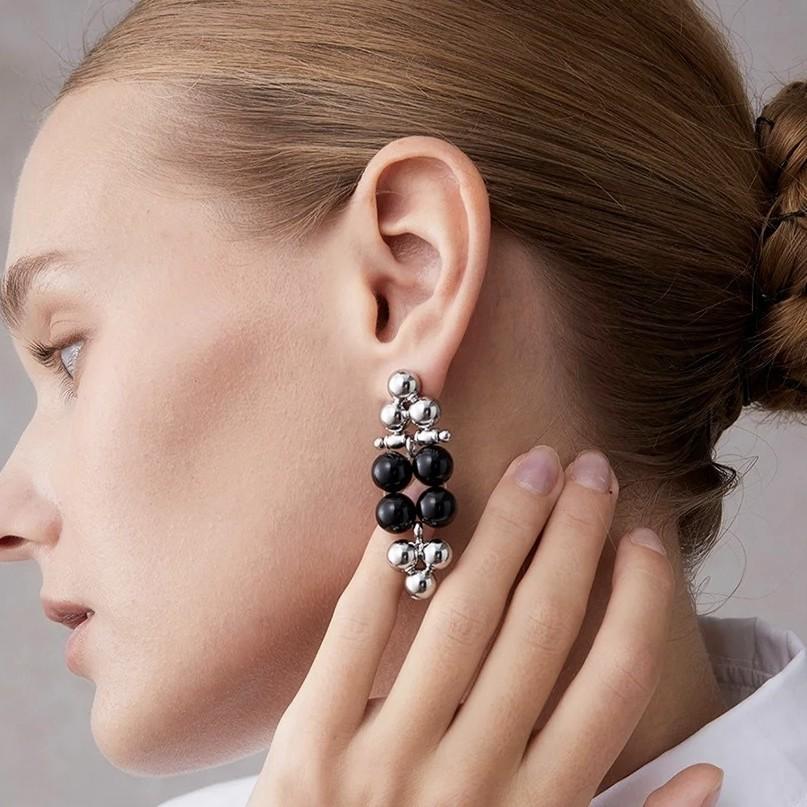 

Серьги-гвоздики Niche Retro Heavy Industry с бусинами, женские модные универсальные серьги для поездок на работу, холодный стиль, высококачественные серьги чёрный