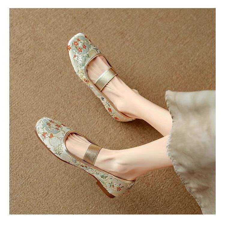 2025 New Autumn Chinese Style Cheongsam Flat-bottomed Hanfu Embroidered Flat Shoes Embroidered Square Head Single Shoes Mary Jane Shoes