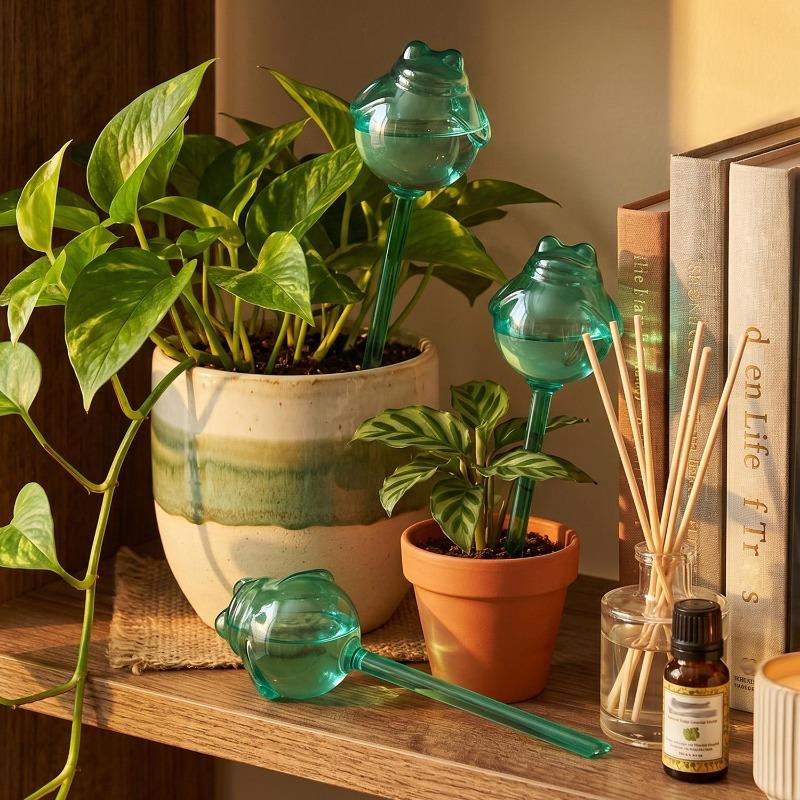10/1x Automatic Watering Device Frog Plastic Ball Plant Self Drip Irrigation Tool Clever Lazy Flower Water Cans Vacation Supply