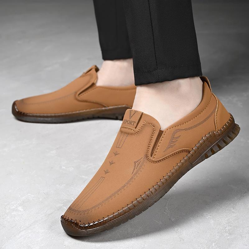 2025 Summer New Men's Casual Breathable Leather Sandals Handmade Online Soft Sole Hollow Sandals Men's Foreign Trade