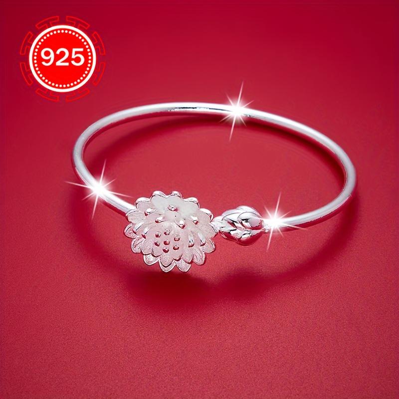 Fashionable open bracelet made of 925 silver, perfect for women. This exquisite lotus bracelet set