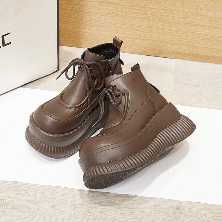 

2024 осень и зима новые популярные бархатные короткие сапоги на толстой подошве с небольшими кексами, увеличивающие внутреннюю высоту, ботинки Martin, женская хлопковая обувь 40