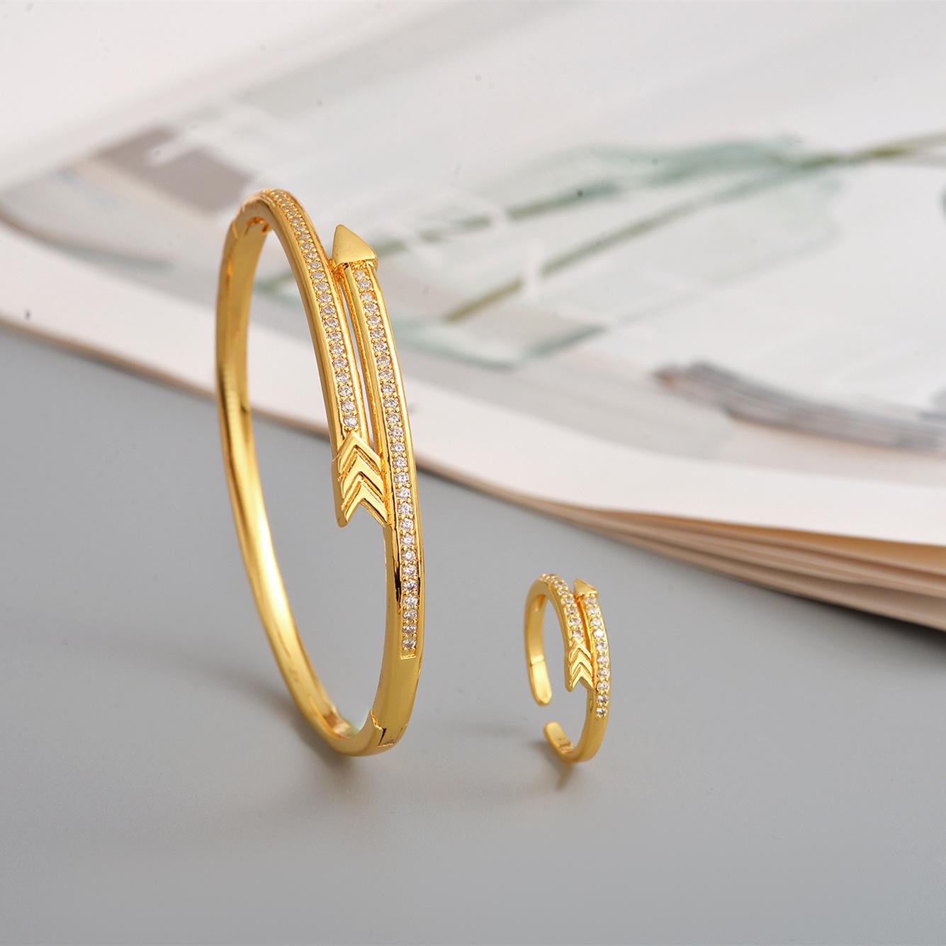 Elegant Zirconia Bracelet - Colorfast and Versatile Stainless Steel Design