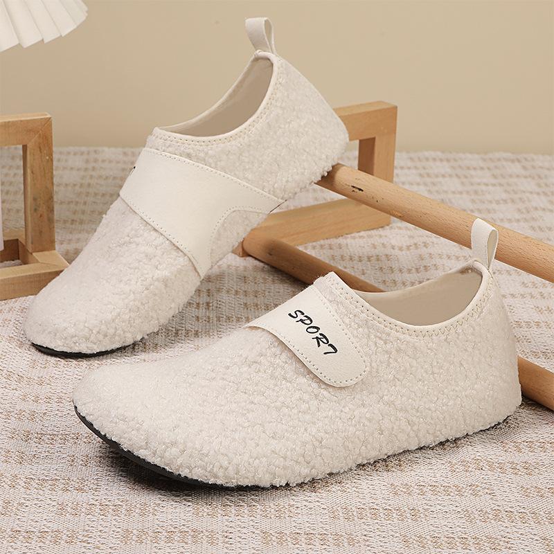 Winter couple new products daily leisure travel home soft non-slip lightweight warm plush cotton shoes