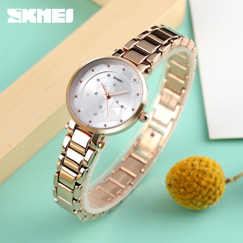 2019 New Moment Beauty Direct Supply Fashion Simple Diamond-encrusted Star Women's Watch European and American Waterproof Quartz Watch