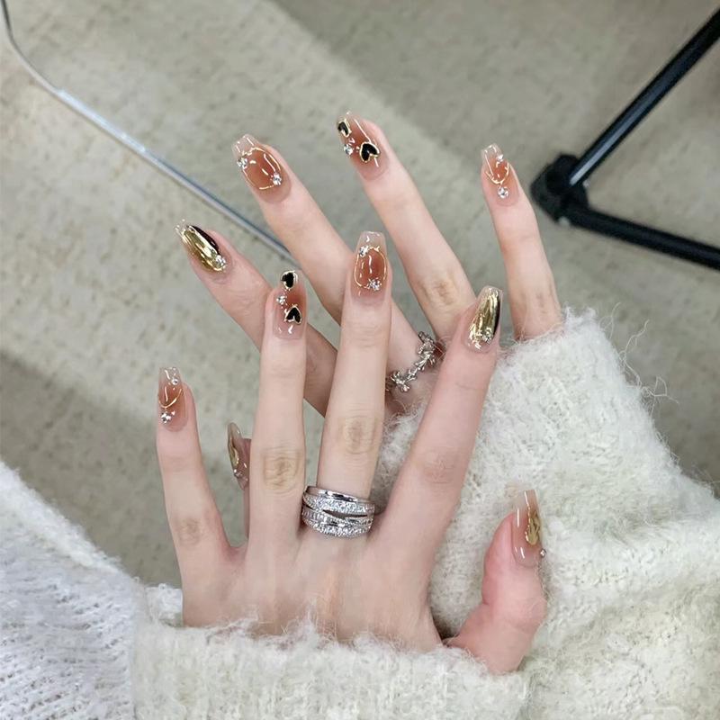 

Handmade Removable Amber Heart Nail Tips for Autumn/Winter UV Gel