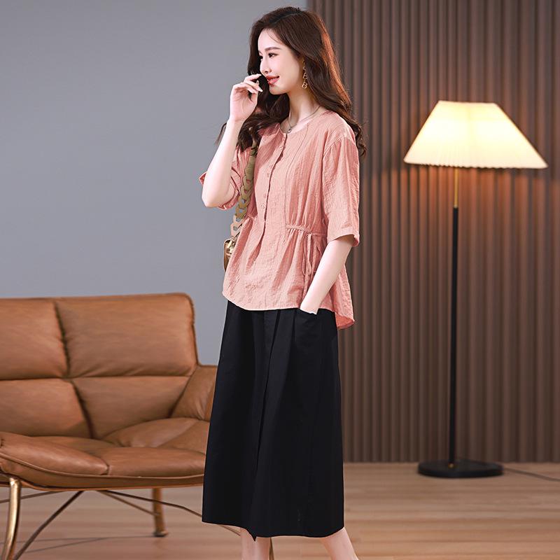 

Летняя мода 2025 года Комплект из двух частей из тенселя: Омолаживающая повседневная блузка для мамы и свободная миди-юбка XXL