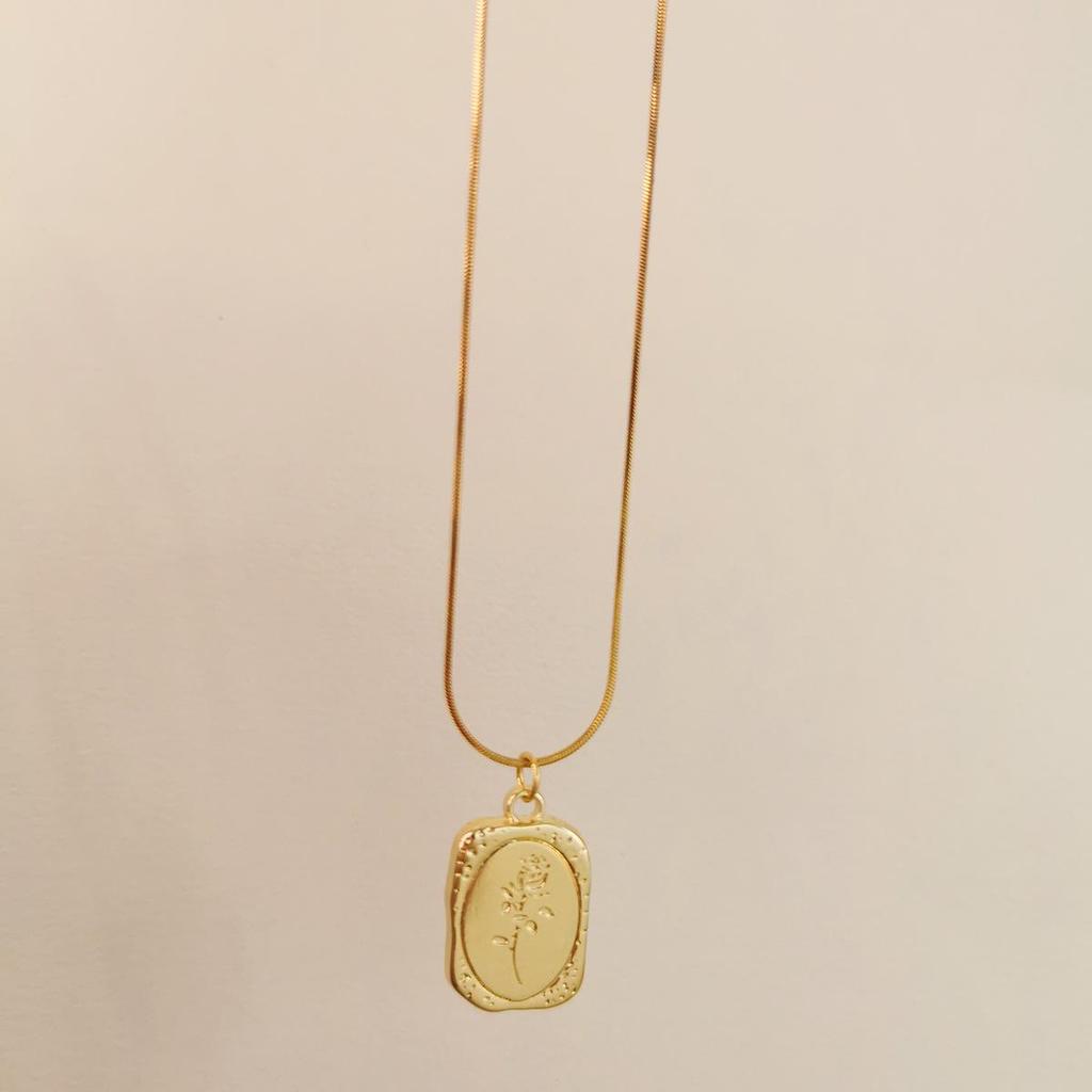 Korean Influencer-Inspired Rhinestone Necklace - Versatile Rose Collarbone Jewelry