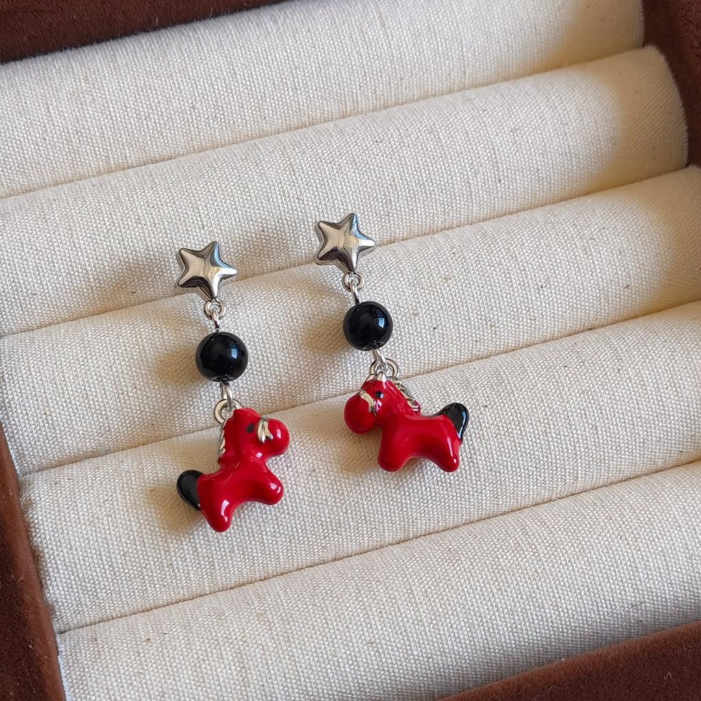 Creative Cute Charms Horse Zinc Alloy Stud Earrings for Women Cartoon Jewelry Bring Good Luck Earrings Accessories Gifts