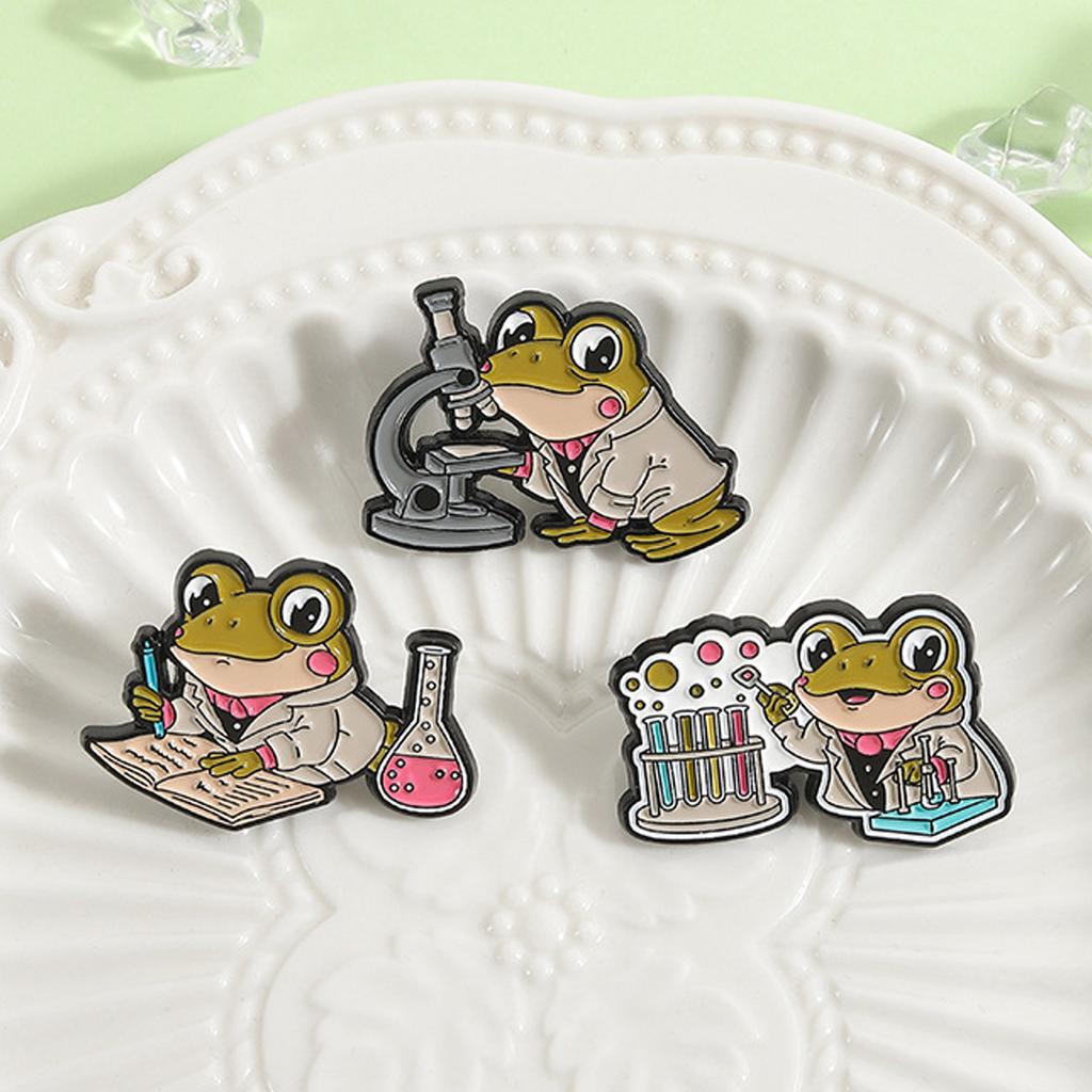 Cartoon Frogs Chemist Brooch with Microscope Test Tube for Laboratory Enthusiasts