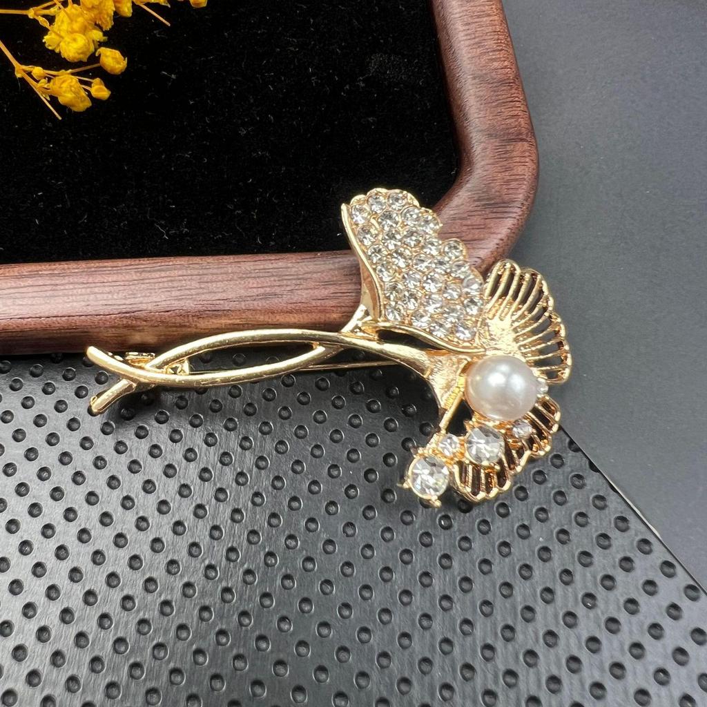 Broșă Retro Cristal Diamant cu Ac Anti-Expunere și Cataramă din Aliaj pentru Accesorii Vestimentare