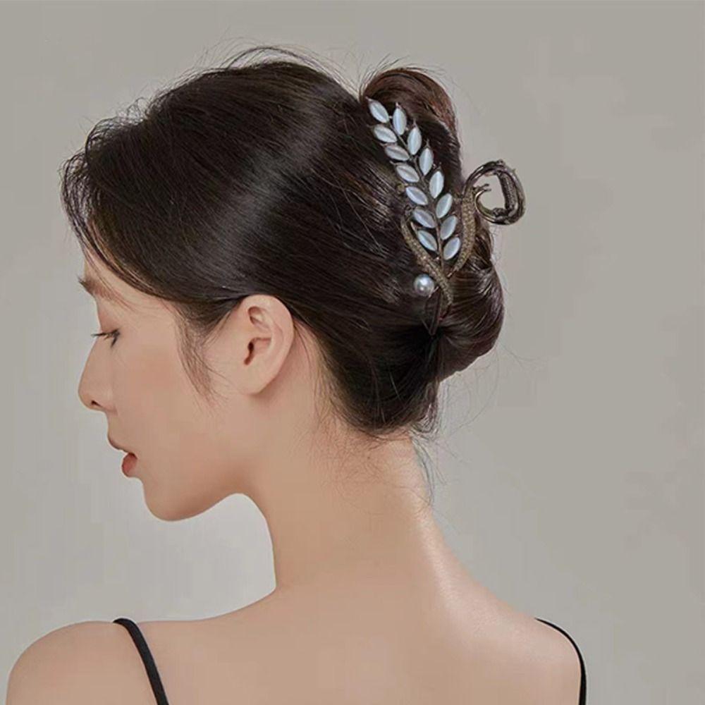 with Pearls Wheat Ear Hair Grab Headdress Luxury Hair Claw Elegance Shark Clip  Back of The Head