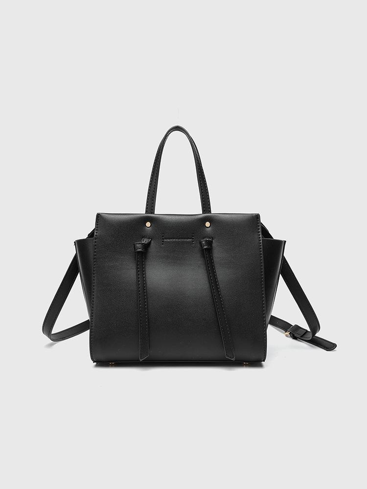 Z Familie Schultertasche mit Flügeln und Quasten - Hochwertige Umhängetasche