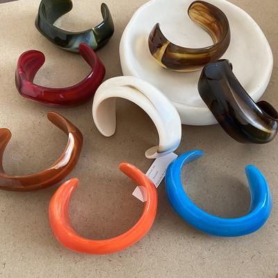 Korea Multi Candy Color Smudging Acrylic Irregular Geometric Elastic Chunky Bangles for Women Wholesale Cuff Bracelet