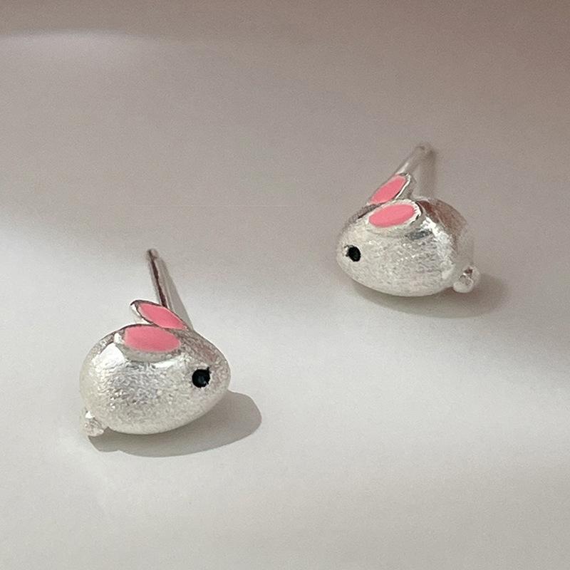 Pink little white rabbit stud earrings for girls small fresh and cute girl heart Mori student super cute little white rabbit earrings