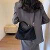 2026 New Faux Suede Sweet Women's Bag Suede Large Capacity Women's Shoulder Bag Fashion Versatile Casual Dual Purpose Handbag