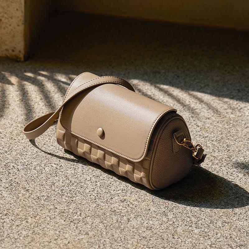 Mrs. Qiao Bag Women's 2025 New Autumn Winter Crossbody Bag Women's Bag High-end Feel Shoulder Bag Women's Genuine Leather Cylinder Bag