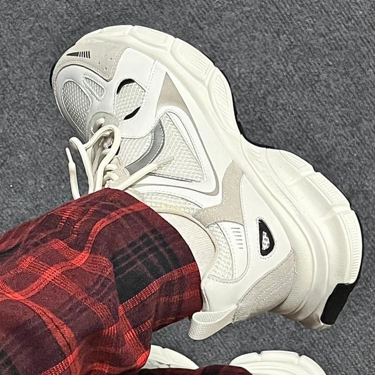 Korean version of women's shoes 2025 new fashion casual sports shoes popular versatile platform dad shoes breathable round head single shoes