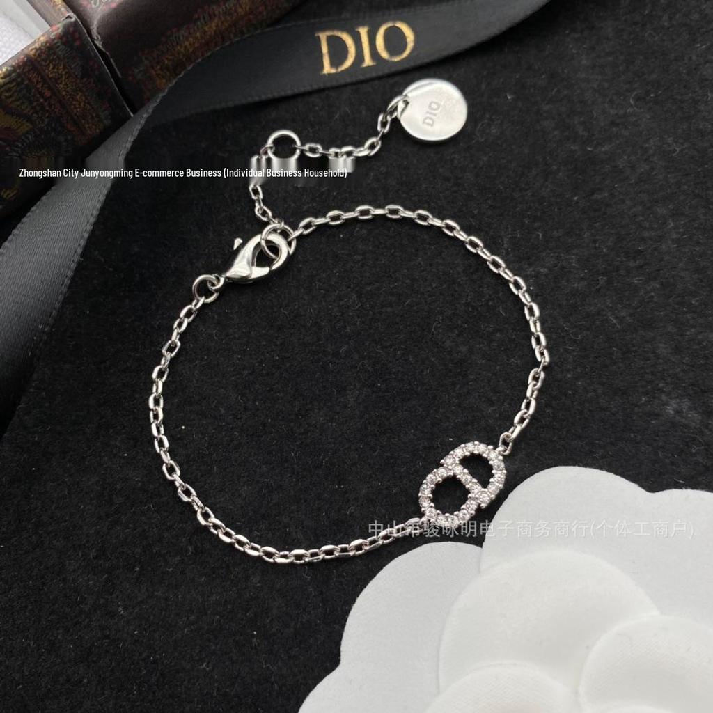 Women's Minimalist Diamond-Inlaid Letter Bracelet - Versatile Daily Wear Jewelry