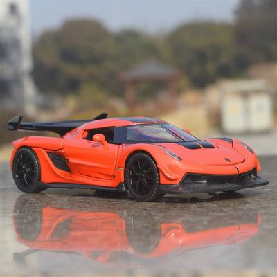 Koenigsegg Jesko Attack Supercar Simulace Diecast & Hračková vozidla Zvuky & Světlo Autíčko na zpětný chod 1:32 Dárky z modelů ze slitin pro děti