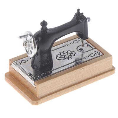 1/12 Puppenhaus Miniatur Nähmaschine Mit Schere Faden Stoff