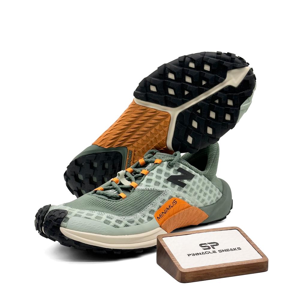 New Balance Minimus Trail Hombre Ceniza Arcilla/Junipero Oscuro/Sizzle MTM10CD1