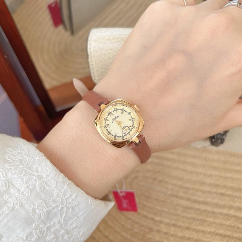Pig Nose Belt Women'S Watch Fashion Small Dial High Sense
