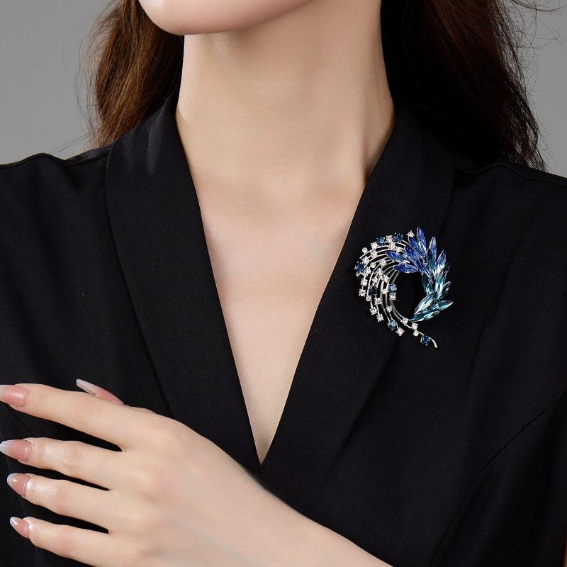 Retro Phönix Schwanz Brosche, High-End Damen Leichter Luxus Design Sinn, Blumenbrosche, Elegante und Modische Kristallbrosche