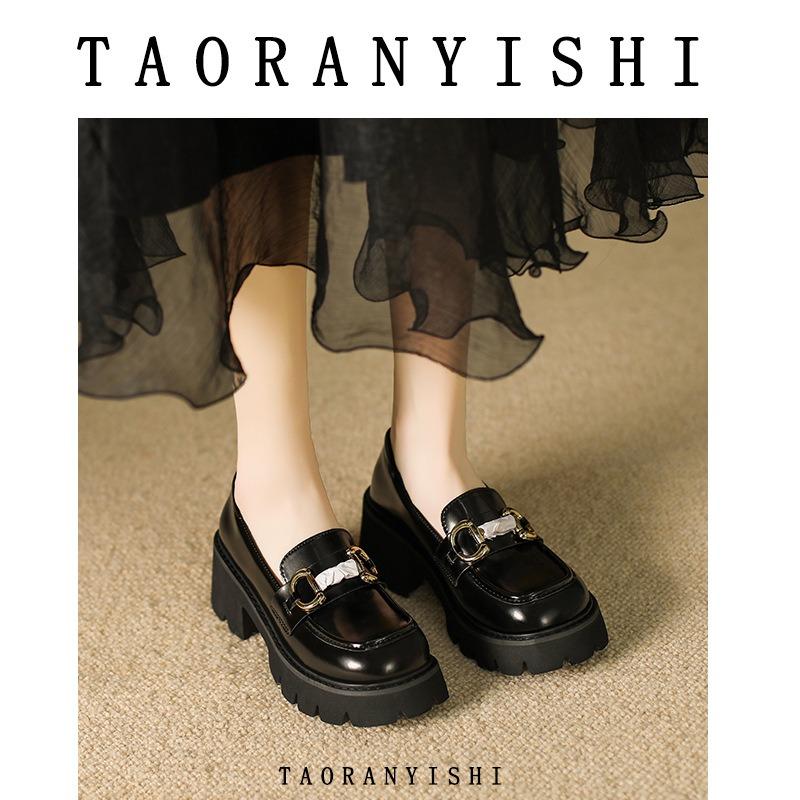 Horse buckle small leather shoes women's spring new thick-soled retro single shoes size