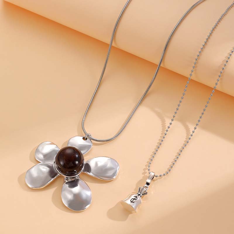 Exaggerated Large Flower Shaped Pendant Necklace For Women Fashion Silver Color Long Adjustable Snake Bone Chain Jewelry Gifts