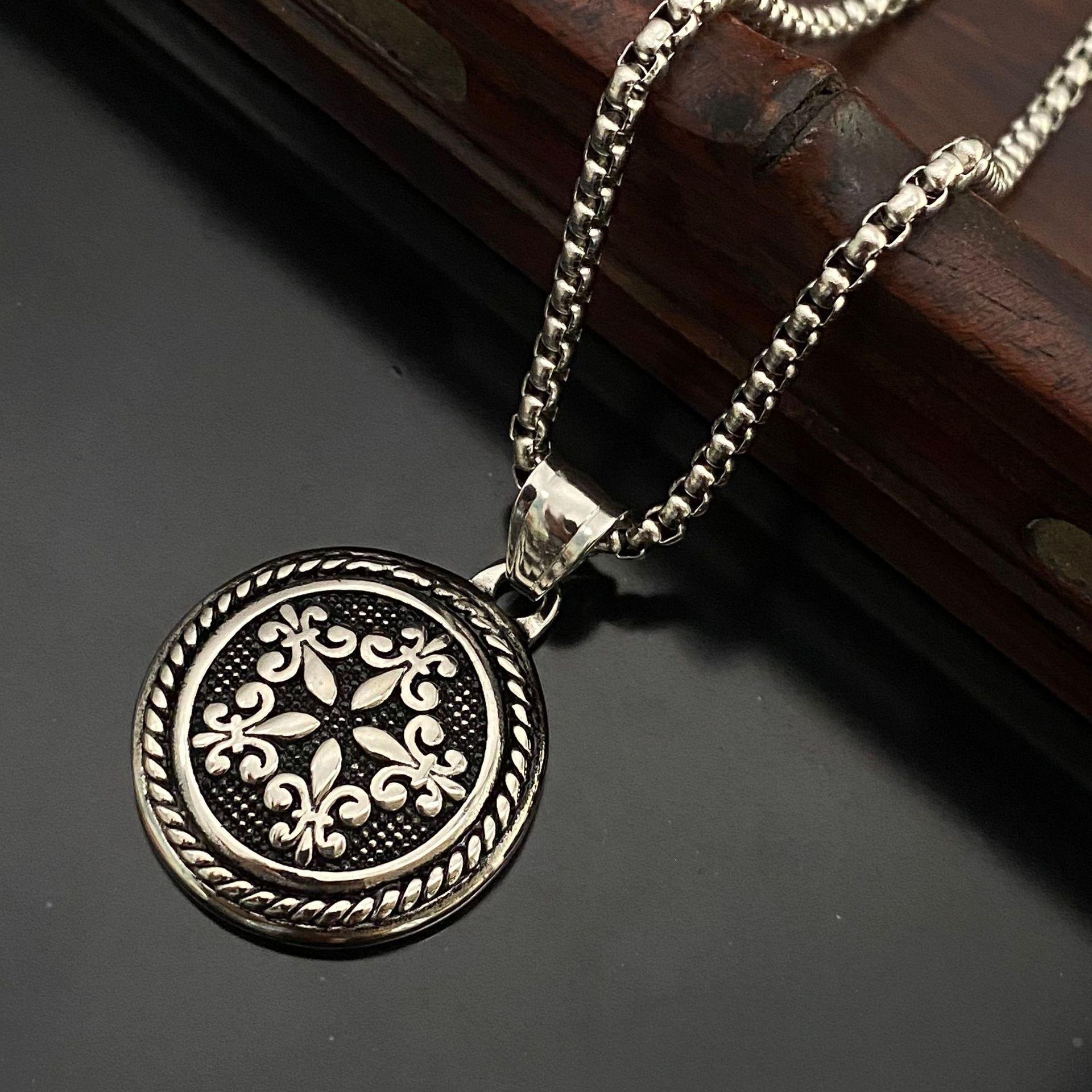 European Retro Titanium Steel Lily Pendant - Versatile Fashion Jewelry
