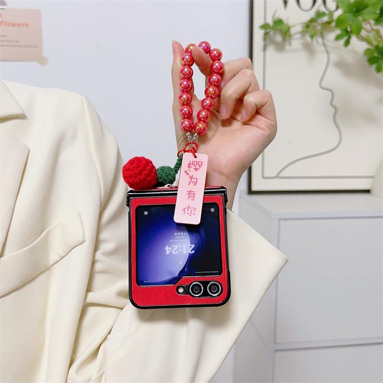 Applicable Samsung ZFlip5 striped phone case portable strawberry bead chain zflip3/4 protective case folding XFlip