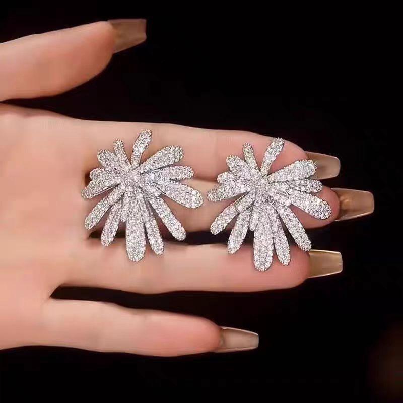 Fireworks Flower Earrings Light Luxury High-end Earrings Niche Exquisite Temperament Cold Wind Earrings