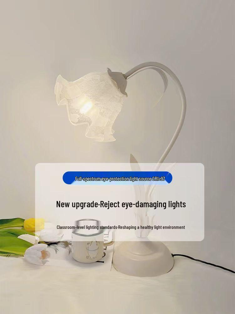 Pastoral Study & Bedroom Night Light: Eye-Friendly Internet Celebrity Table Lamp with Floral Design