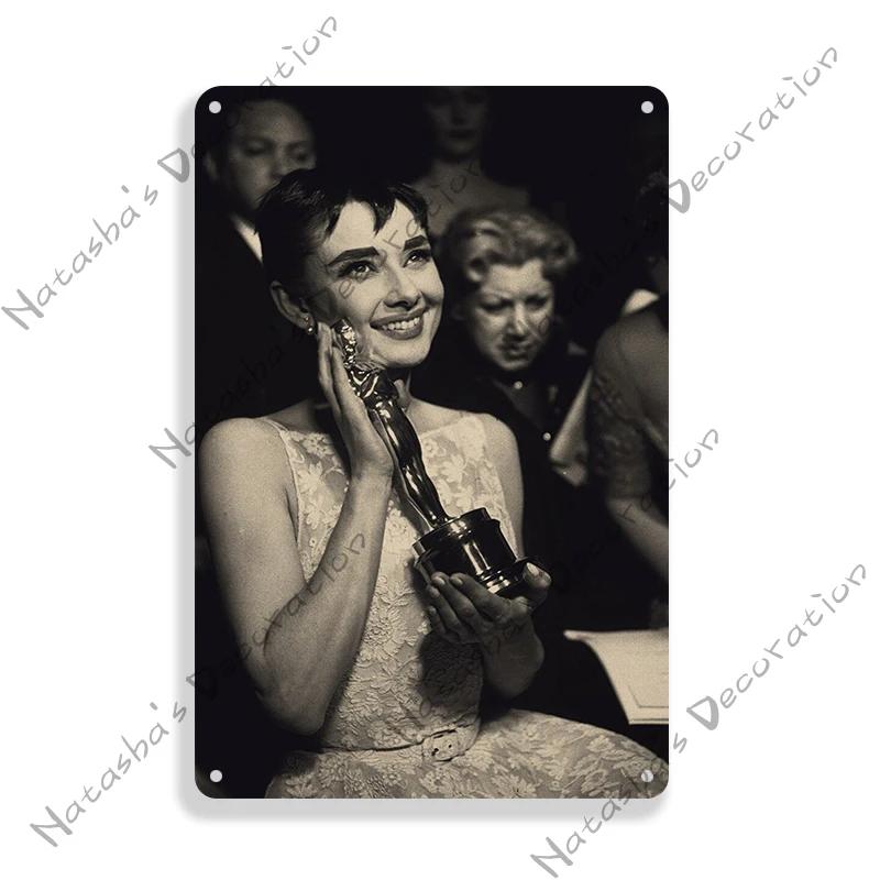 Audrey Hepburn Vintage Metallposter Ein Herz und eine Krone Film Retro Metallschild Rostiges Retro Poster Heim Bar Club Kino Wanddeko
