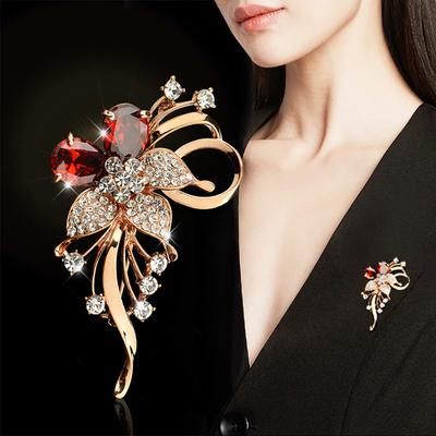 Fashion Red Crystal Flower Brooches For Women Rhinestone Lapel Pins Clothing Wedding Party Jewelry Gifts