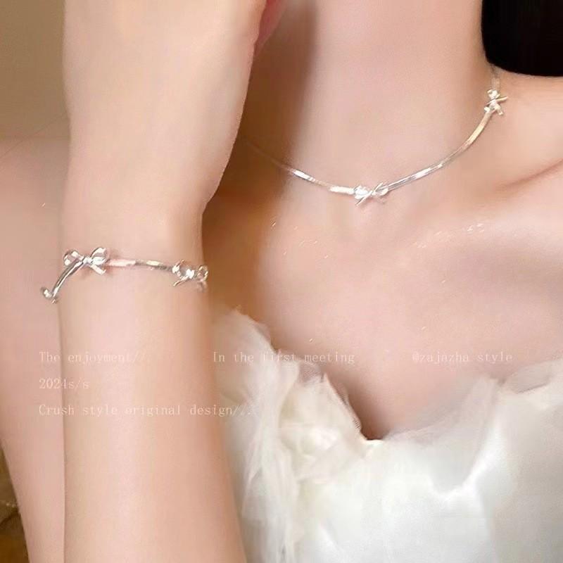 Chic High-End Versatile Clavicle Necklace & Bracelet