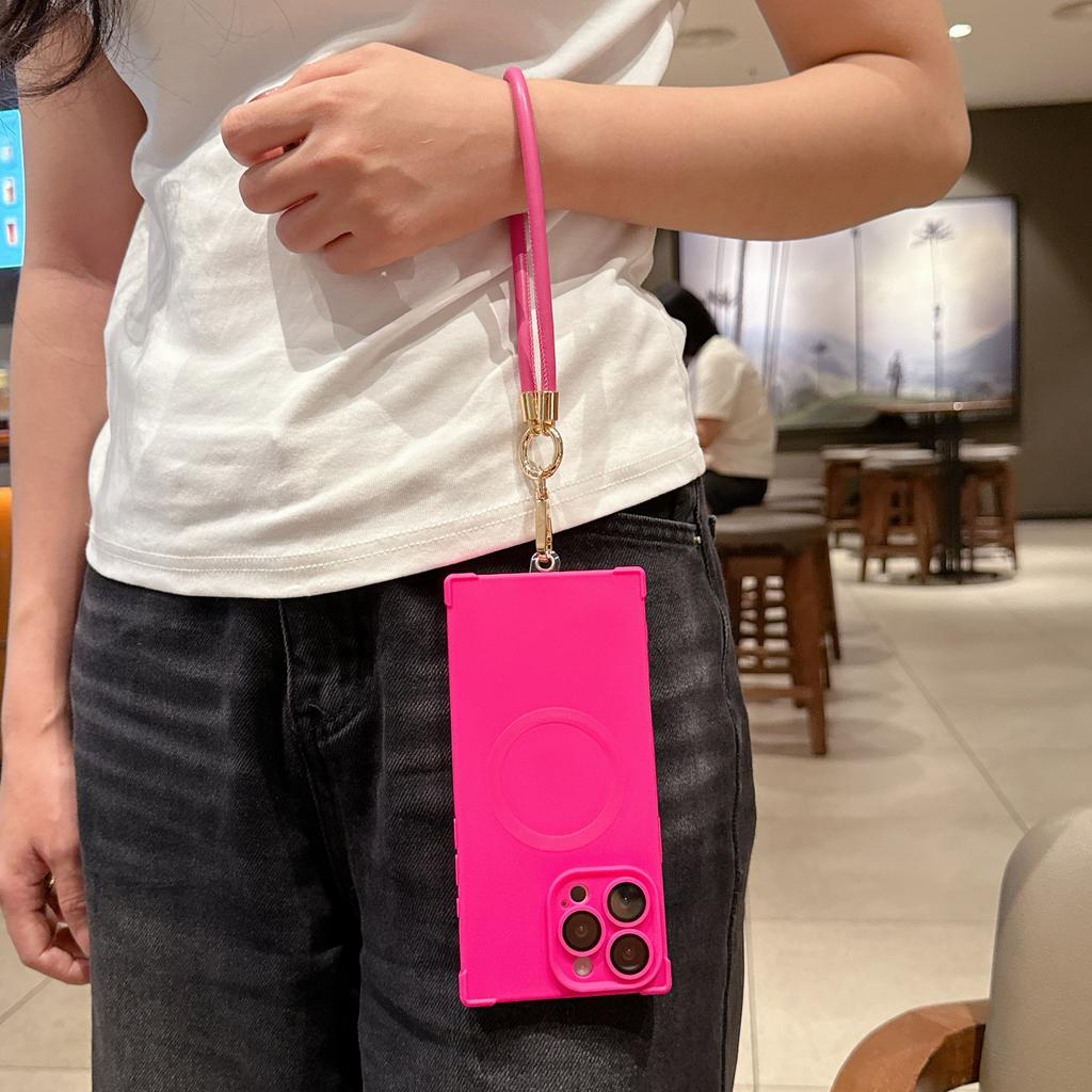 Oil injection right angle anti-drop magnetic mobile phone case is suitable for Apple 16PRO advanced sense 15 fine hole protective cover lanyard