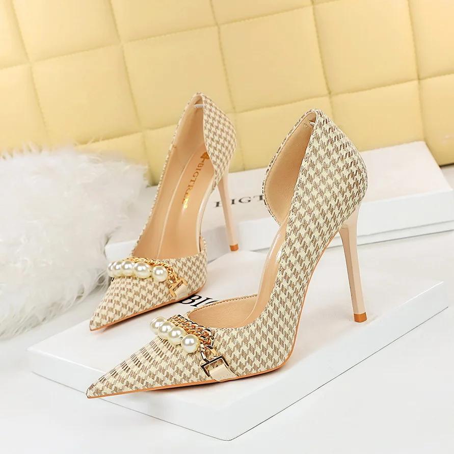 Women 7.5cm/11cm High Heels Comfortable Plaid Pumps Lady Holiday Middle Low Heels Fashion Replica Pearl Scarpins Evening Shoes