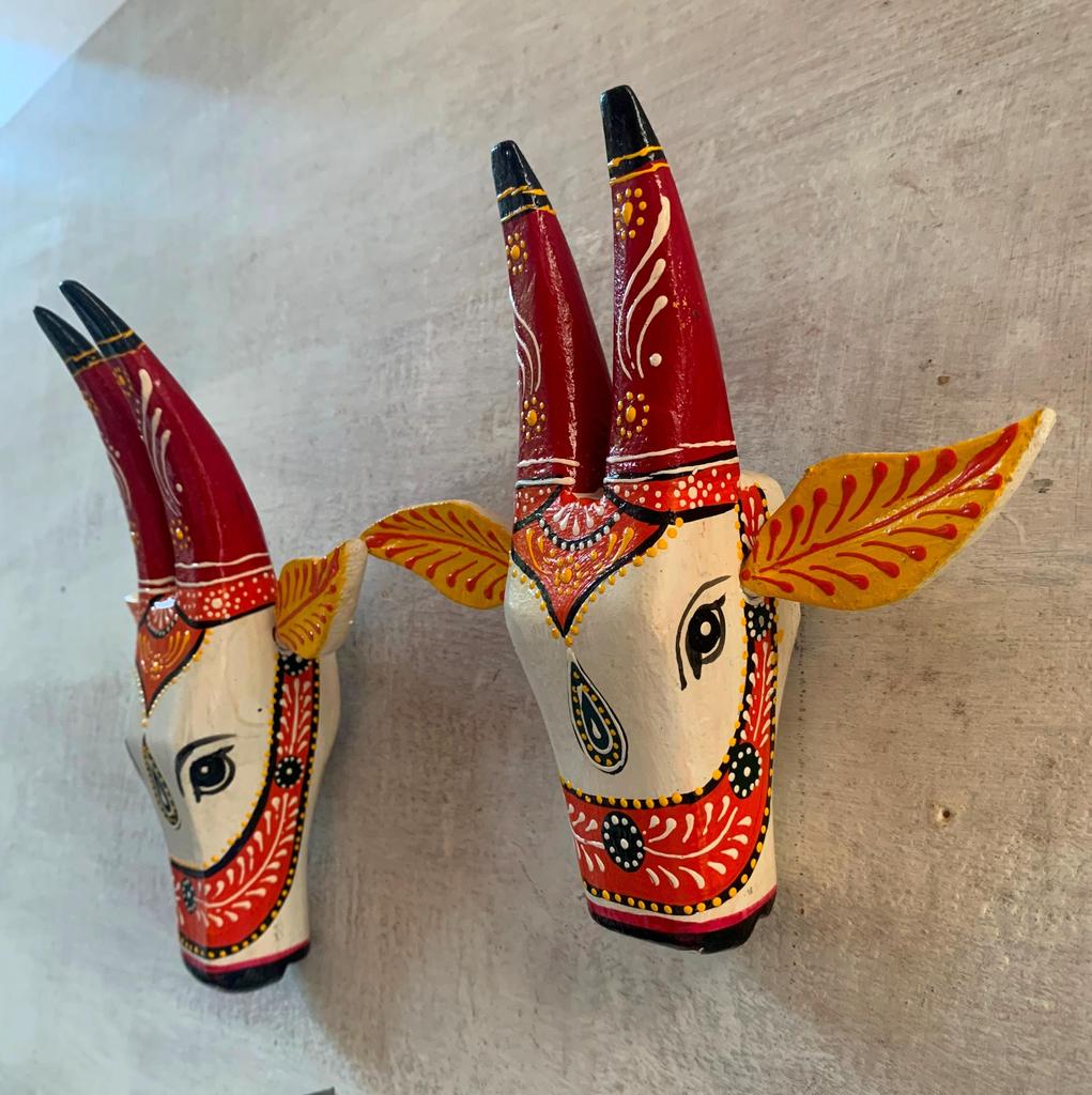 Hand-Painted Wooden Cow Wall Hanging Pair: Vintage Indian Folk Art