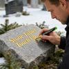 Stone Tablet Touch Up Pen for Engraving and Inscription Work 2ml Durable Metal Paint Marker for Precision Application On Memorial Surfaces
