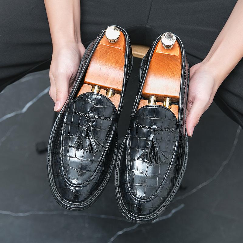 

Men s shoes foreign trade new casual leather shoes fashion hairstylist one pedal leather shoes trend British style small leather shoes 38