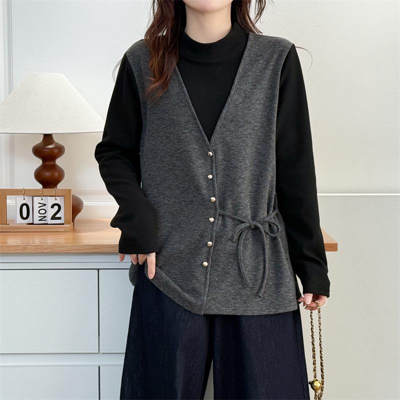 

Color Block Plus Size Velvet Base Layer Top for Women, Fake 2-Piece, Long Sleeve, Waist-Cinching Inner Wear, 2025 Autumn/Winter Collection. 3XL