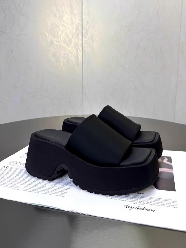 Weiches Schaffell~ 8 cm dick besohlte kleine Mann trägt coole Hausschuhe Damen Sommer neue bequeme und vielseitige höhenverlängernde Hausschuhe