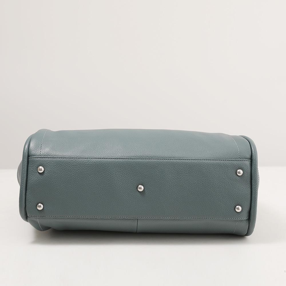 The first layer of cowhide foreign trade cross-border large tote bag, the new women's underarm bag, and the large-capacity versatile commuter