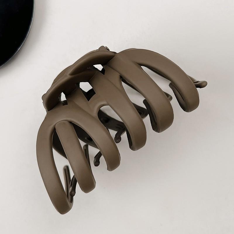 Large French Retro Claw Hair Clip for Elegant Women's Hairstyles.