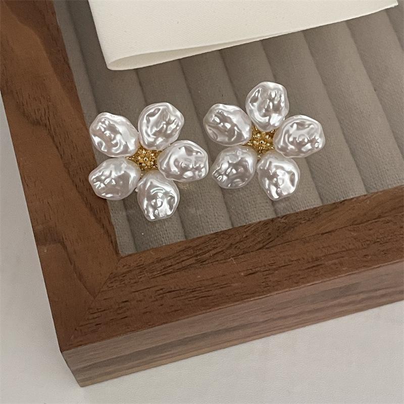 New Fashion Korean Oversized White Pearl Drop Earrings for Women Girls Bohemian Golden Round Zircon Wedding Earring Jewelry Gift