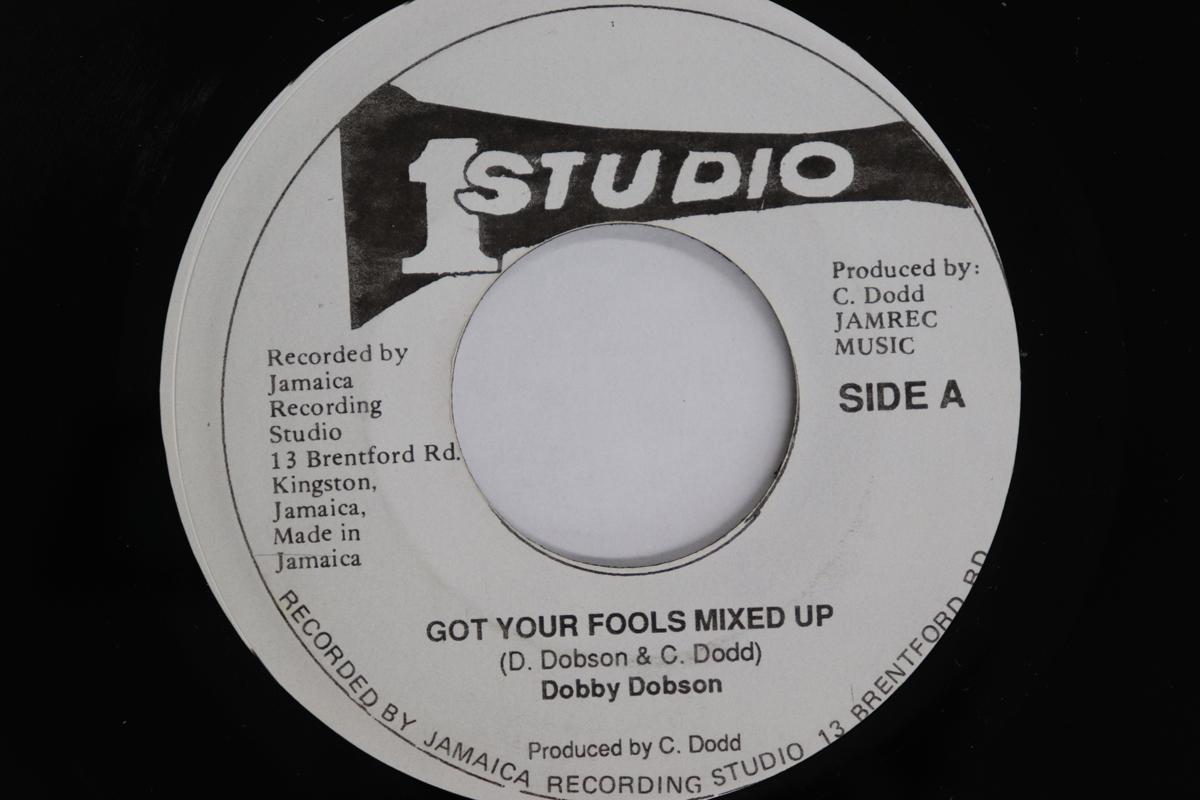 

7-дюймовая пластинка DOBBY DOBSON / BIG JOE T. - Перепутал твоих дураков / Scream NONE STUDIO ONE Ямайка Регги, Ска и Даб Б/У