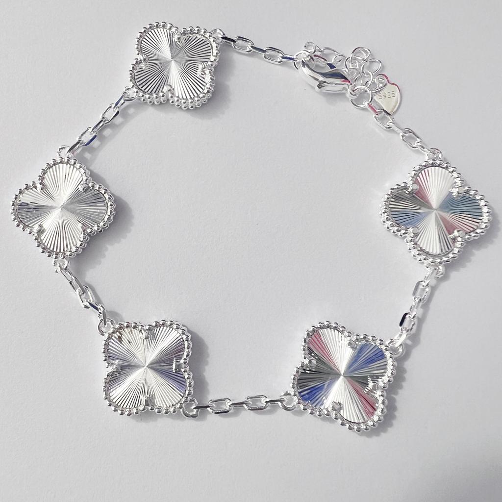 Seiko Silver Lucky Laser Clover Pendant Necklace Women'S Light Luxury Niche Clavicle Chain Premium