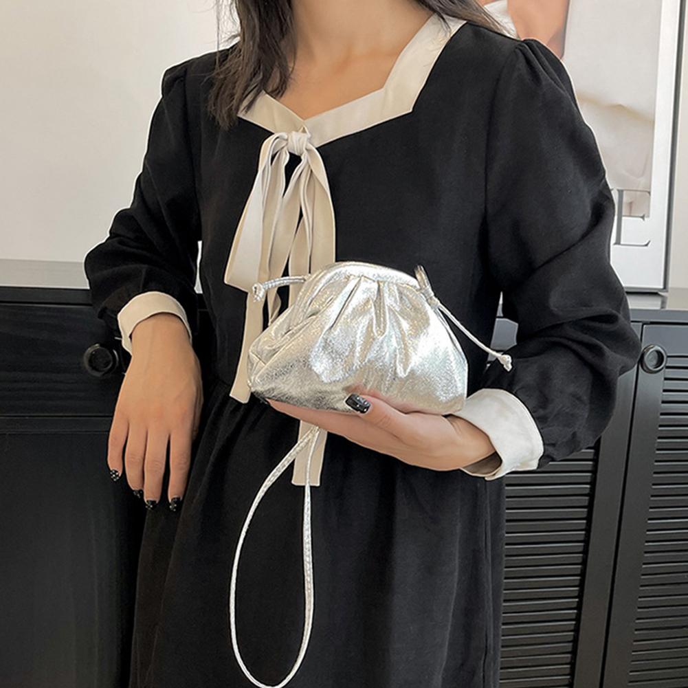 

Жіноча сумка через плече Dumpling Модна плісирована сумка на плече з рюшами Блискучий ПУ Міцна легка сумка для відвідування банкетів срібний